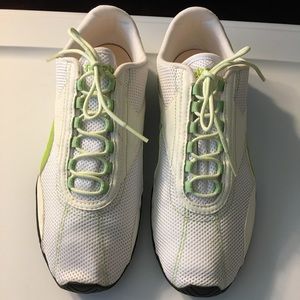 Reebok mesh and leather trim athletic shoes